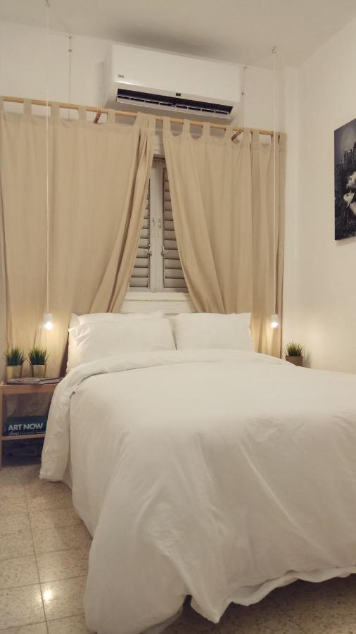Room In Apartment Rishon Leziyyon Esterno foto